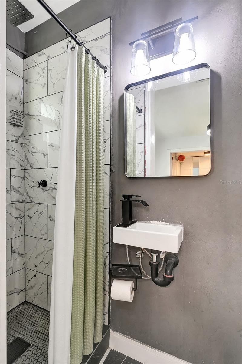 510 HILLCREST DRIVE — photo 13 of 28