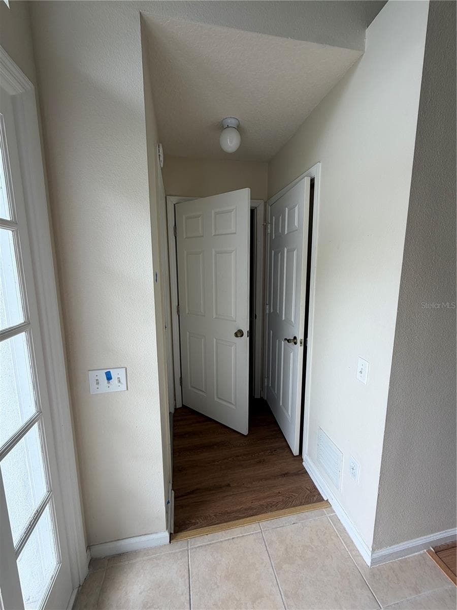3419 SANTA MONICA DRIVE — photo 4 of 43