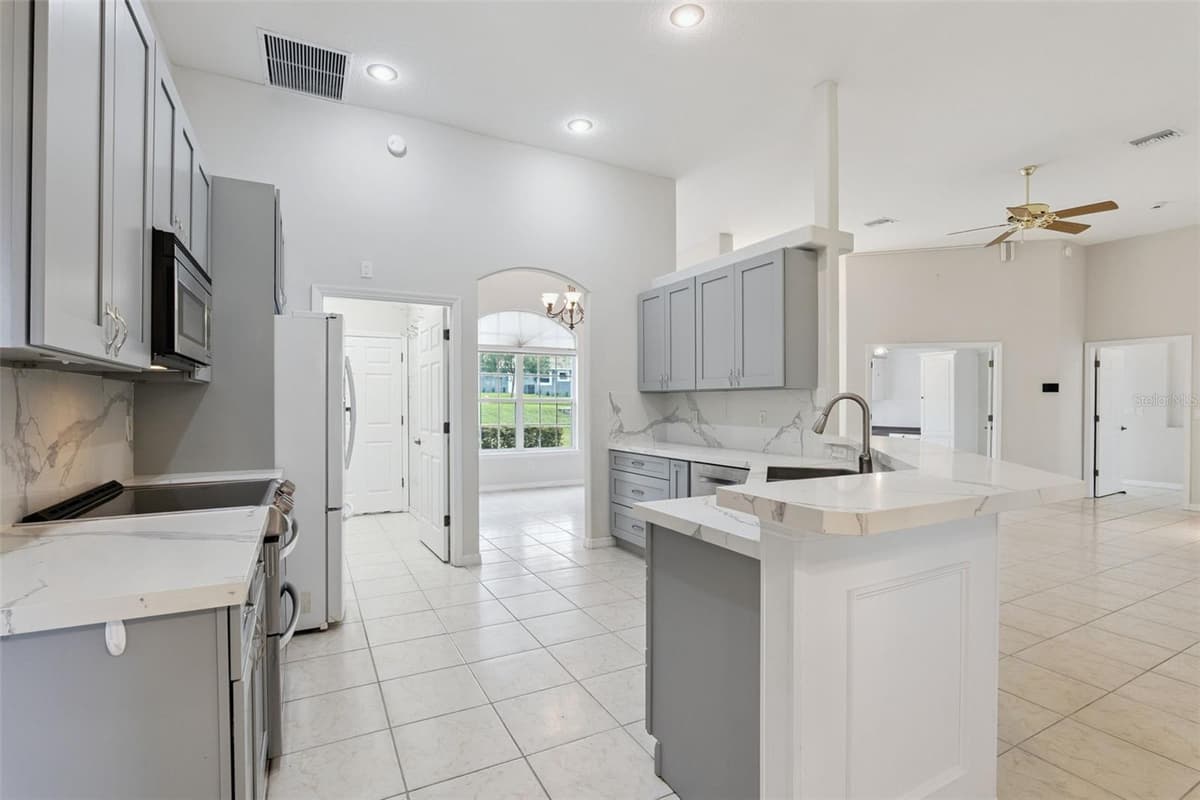 10308 CALLE DE FLORES DRIVE — photo 14 of 64