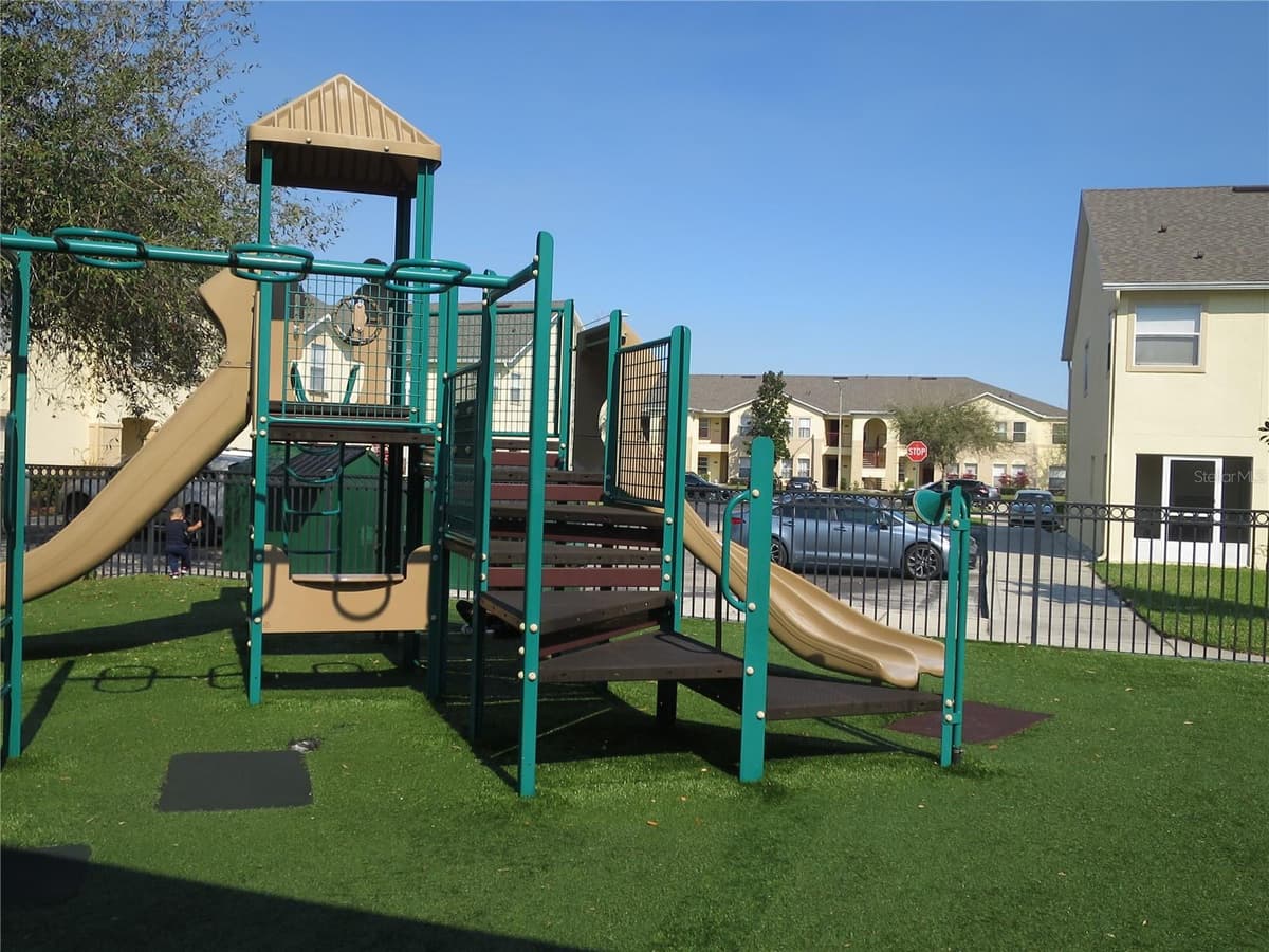 2806 CLUB CORTILE CIRCLE — photo 45 of 49