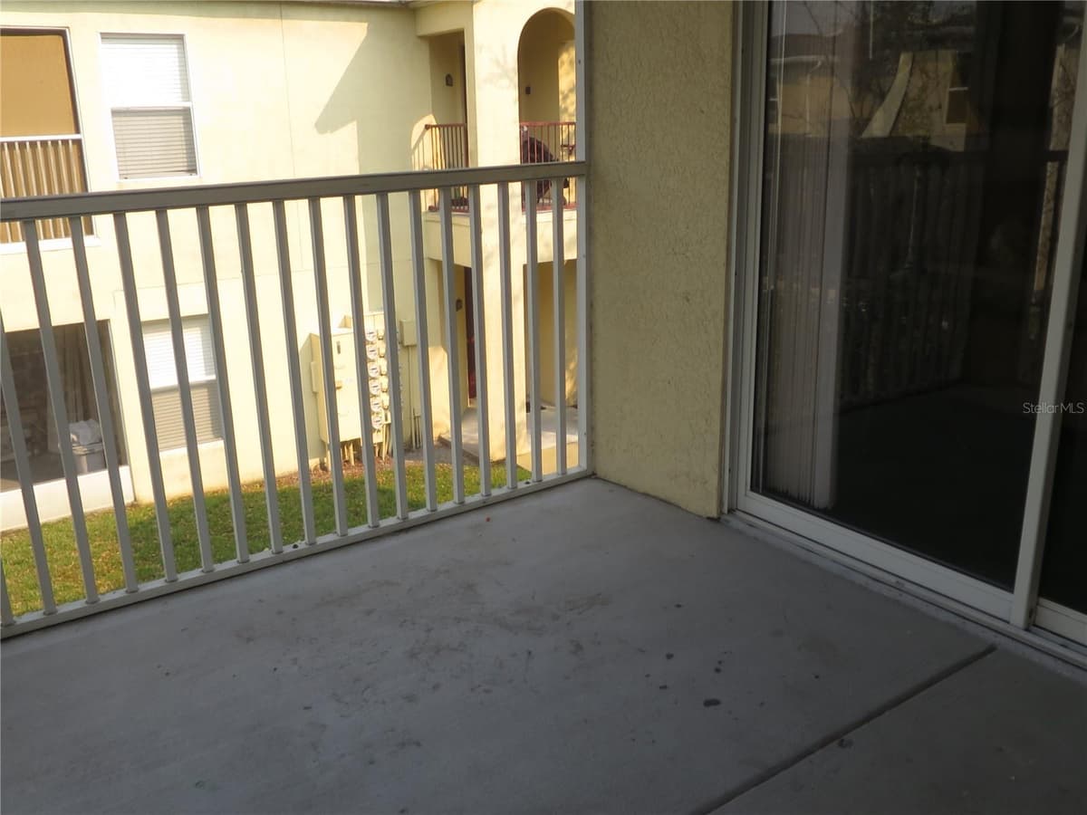 2806 CLUB CORTILE CIRCLE — photo 38 of 49