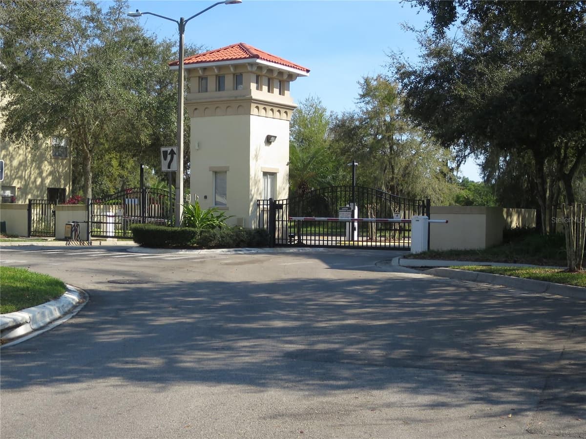 2806 CLUB CORTILE CIRCLE — photo 40 of 49