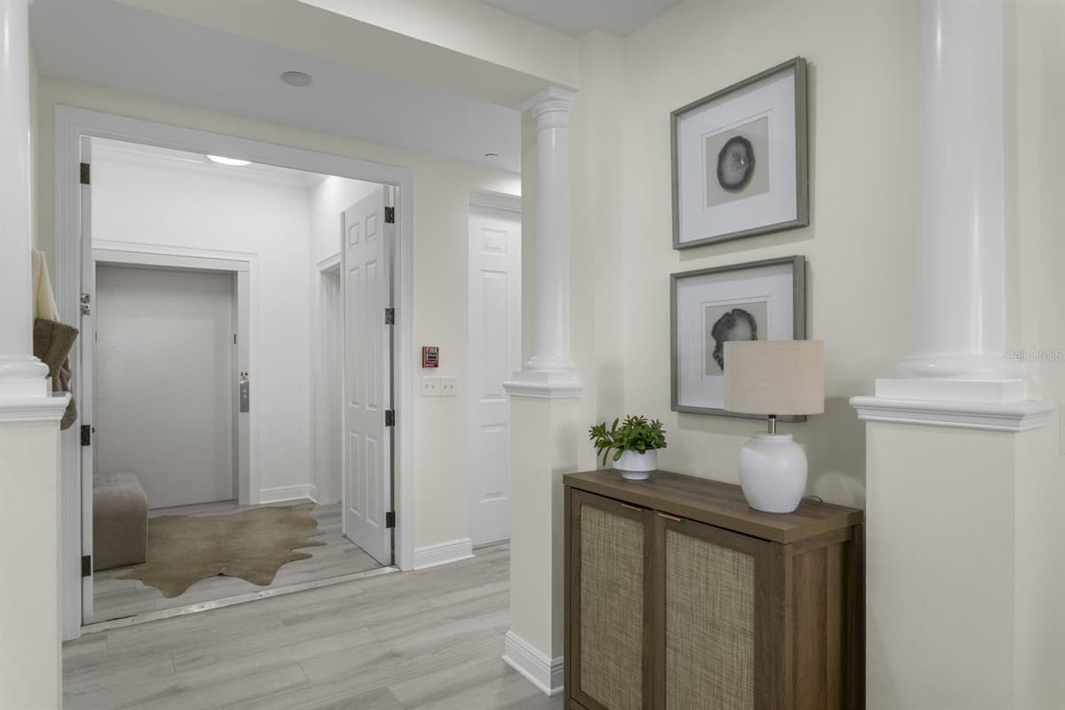 43 BAYVIEW COURT — photo 4 of 38