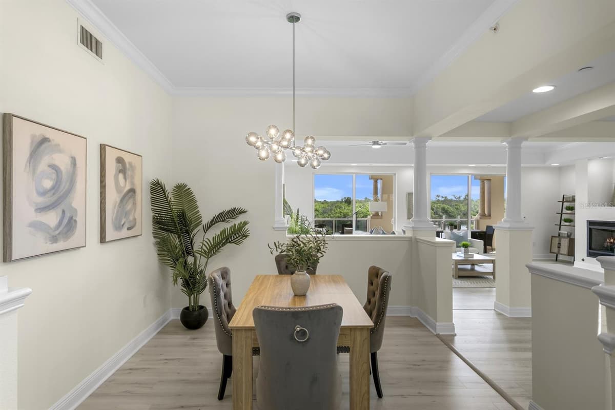 43 BAYVIEW COURT — photo 13 of 38