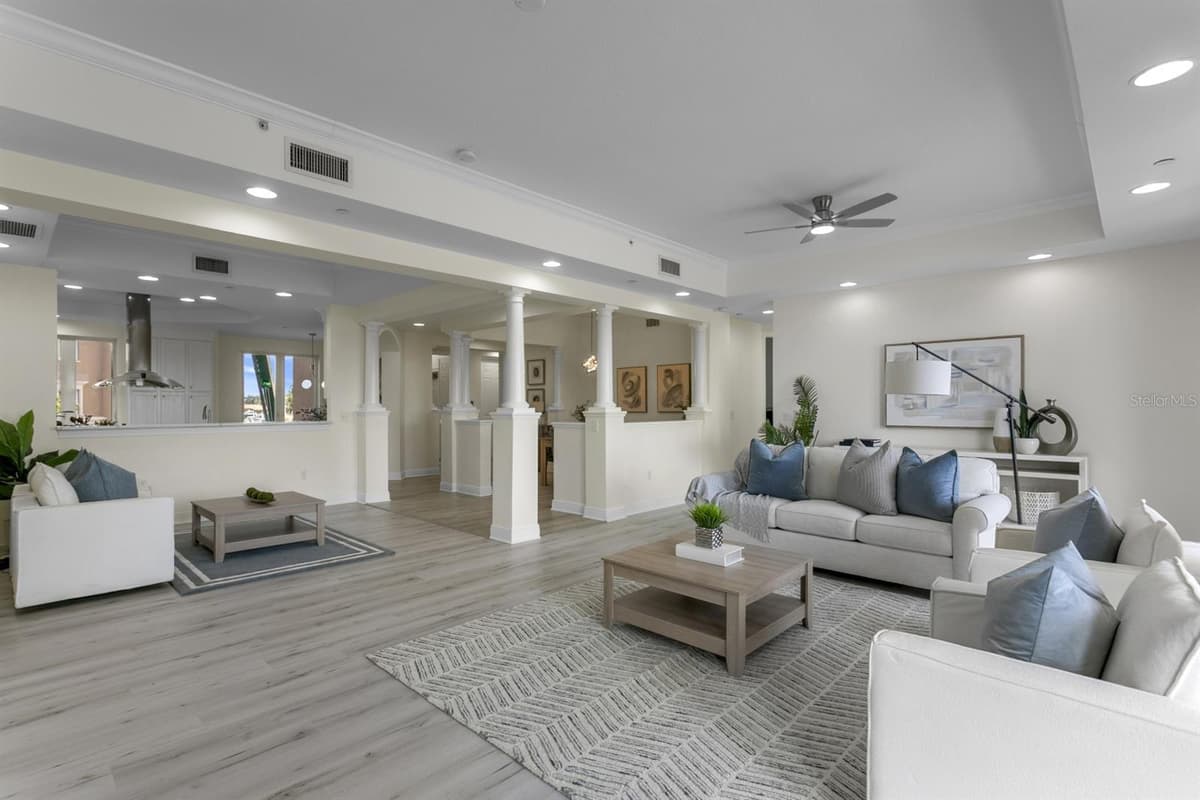 43 BAYVIEW COURT — photo 10 of 38