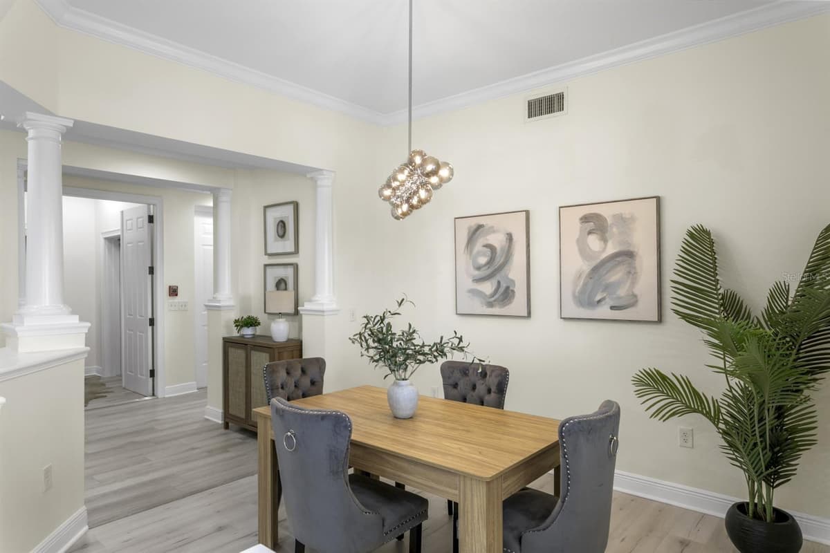 43 BAYVIEW COURT — photo 14 of 38