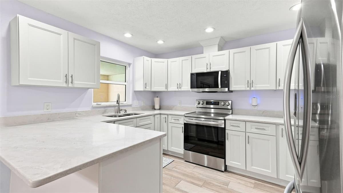 11820 FISHERMAN LANE — photo 11 of 45