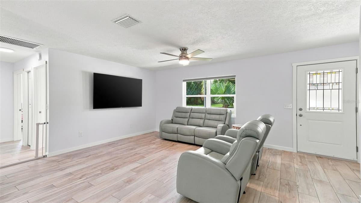 11820 FISHERMAN LANE — photo 8 of 45