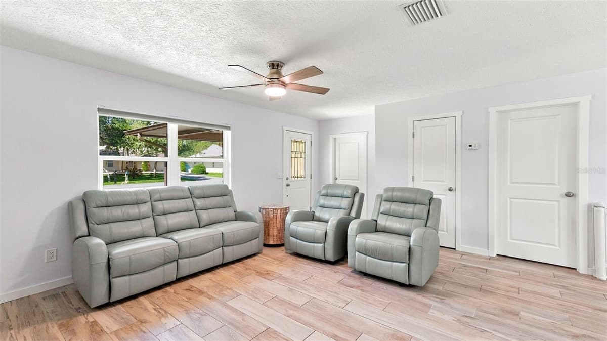 11820 FISHERMAN LANE — photo 10 of 45