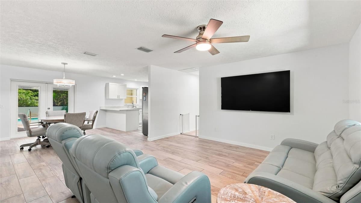 11820 FISHERMAN LANE — photo 6 of 45