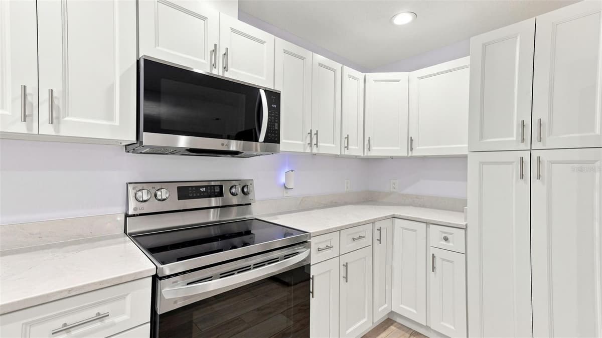 11820 FISHERMAN LANE — photo 14 of 45