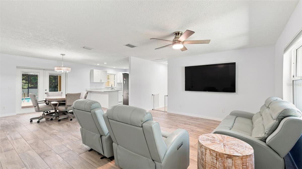11820 FISHERMAN LANE — photo 7 of 45