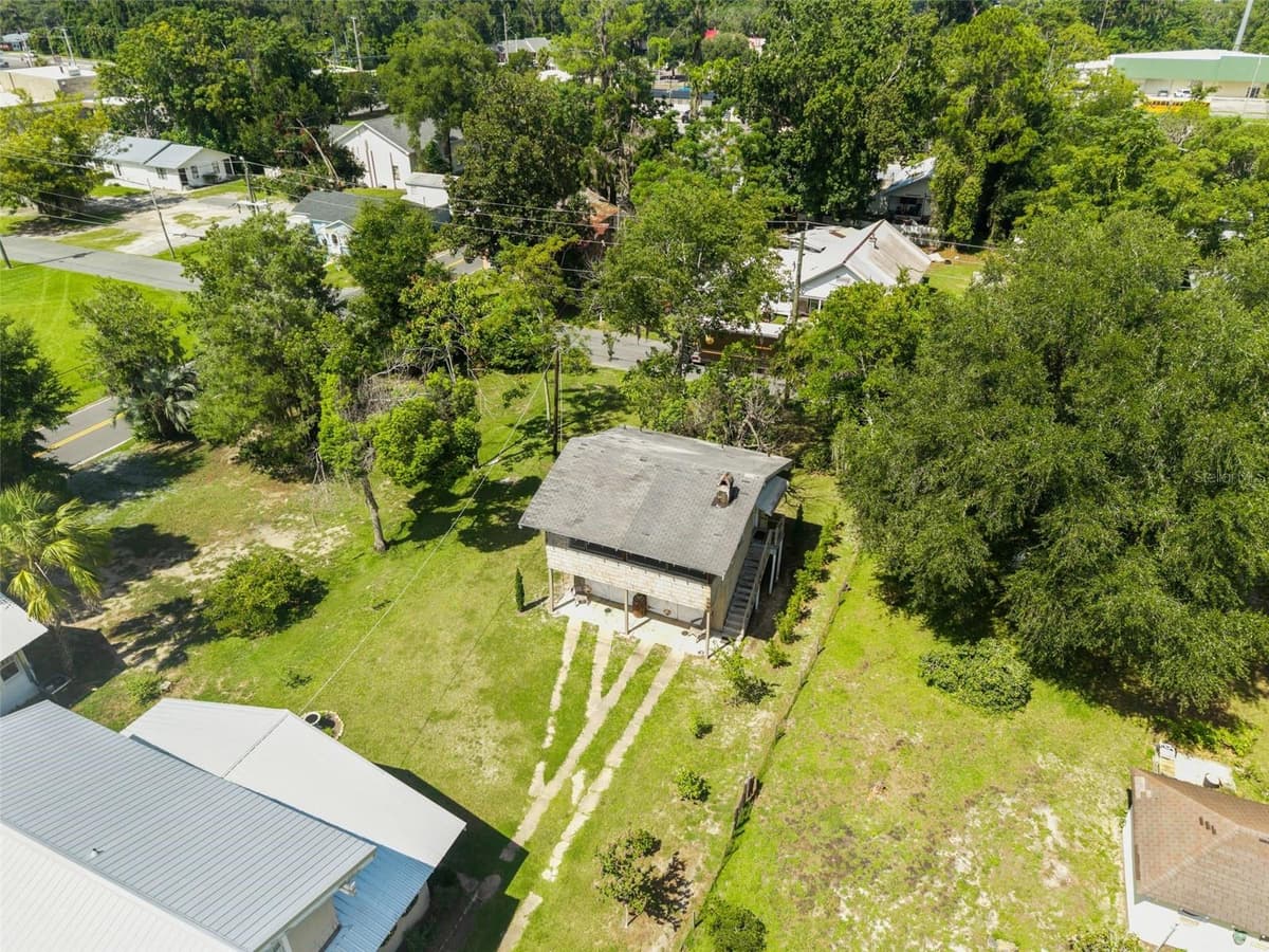 398 MARION AVENUE — photo 40 of 41