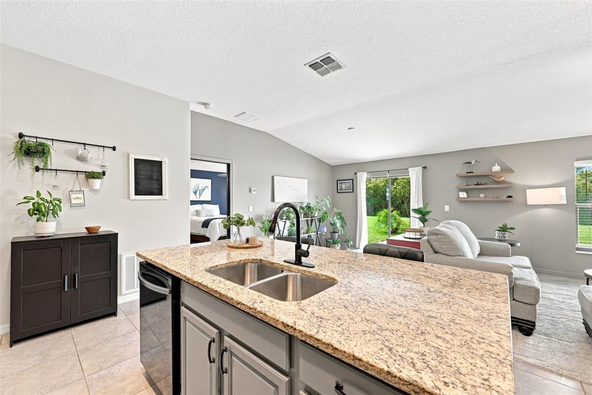 7109 SALT RIVER AVENUE — photo 13 of 39