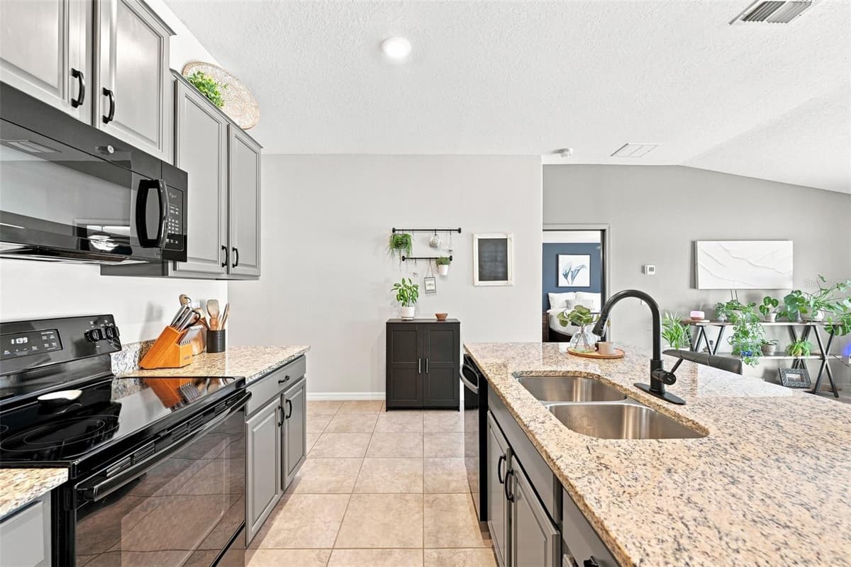 7109 SALT RIVER AVENUE — photo 12 of 39
