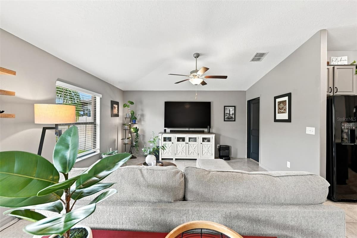 7109 SALT RIVER AVENUE — photo 8 of 39