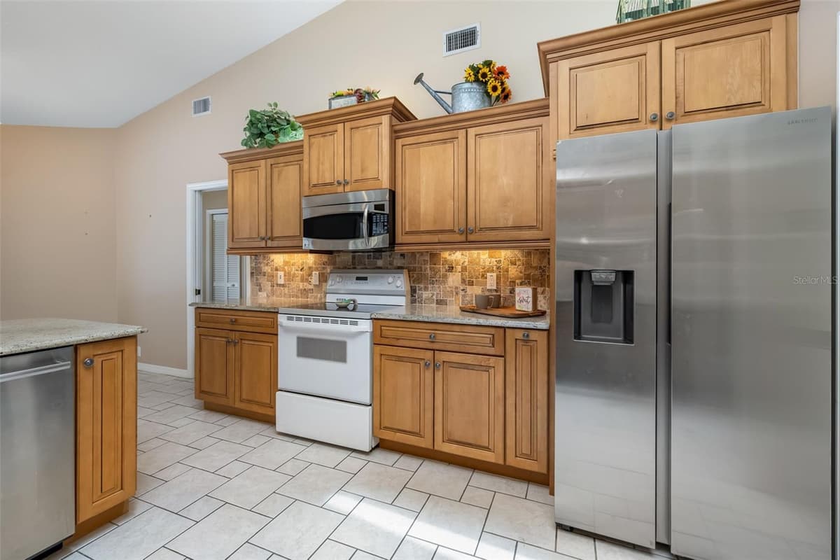 73 WATERS DRIVE — photo 19 of 76
