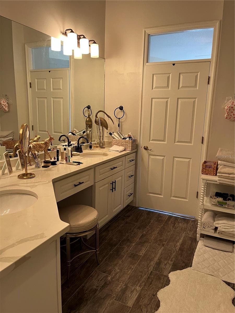 8444 FOXWORTH CIRCLE — photo 10 of 16