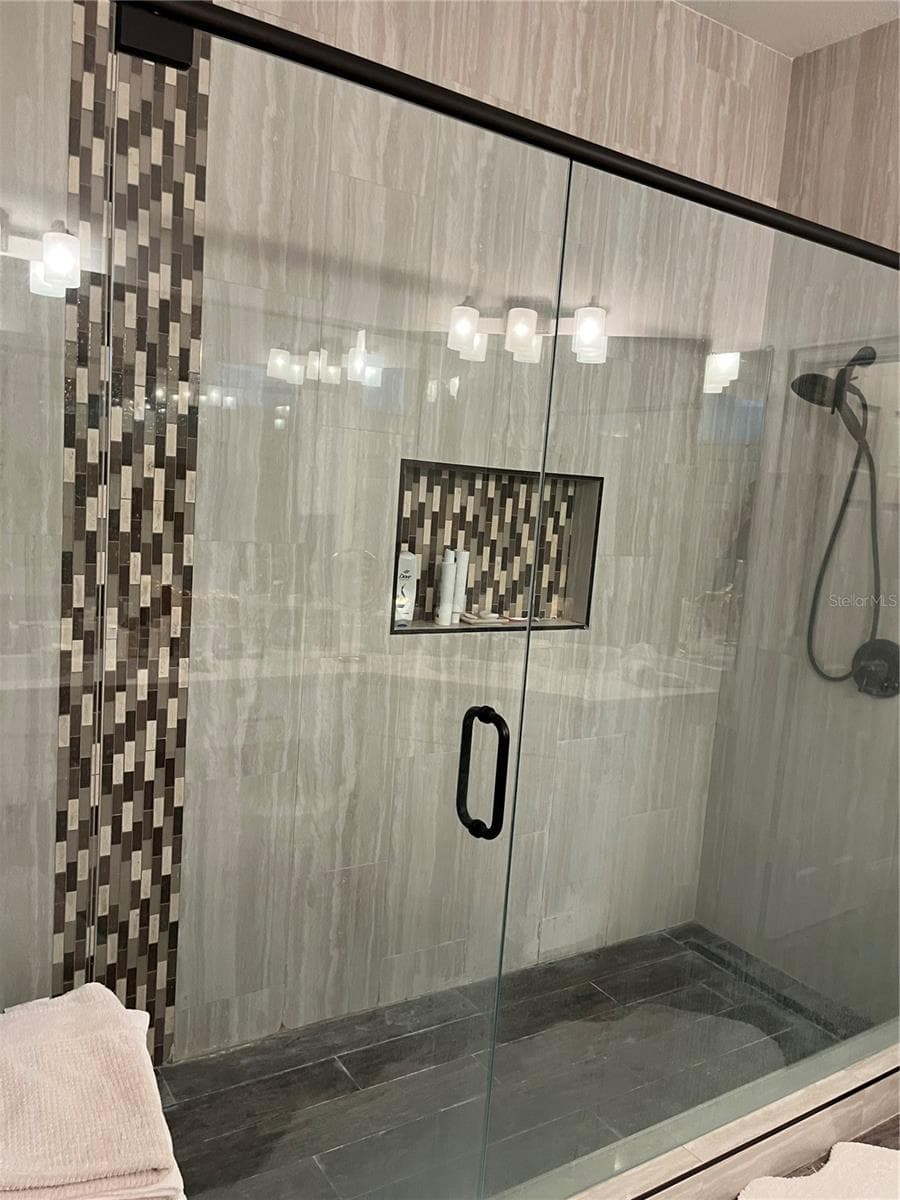 8444 FOXWORTH CIRCLE — photo 9 of 16