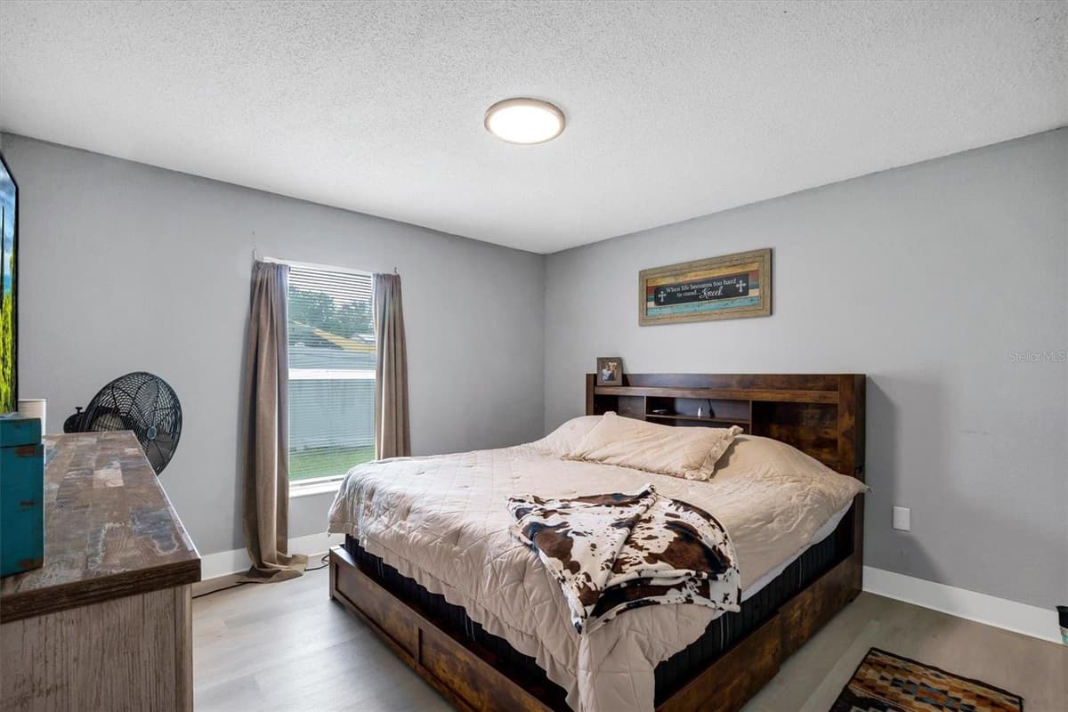212 PIKE STREET — photo 17 of 32
