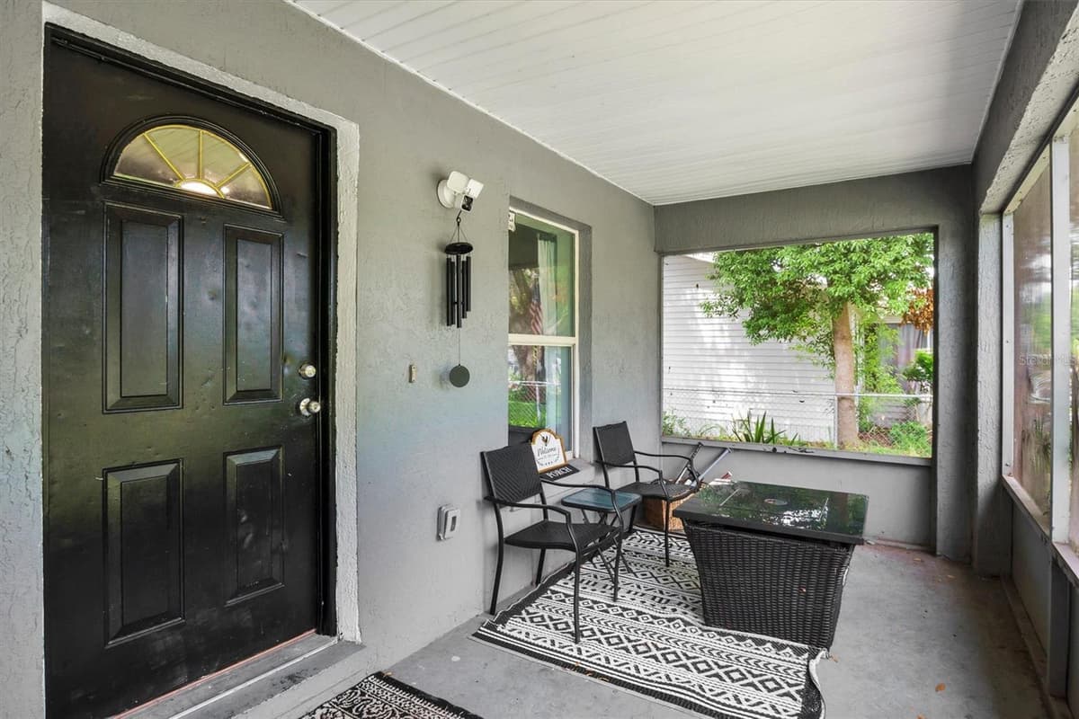 212 PIKE STREET — photo 6 of 32
