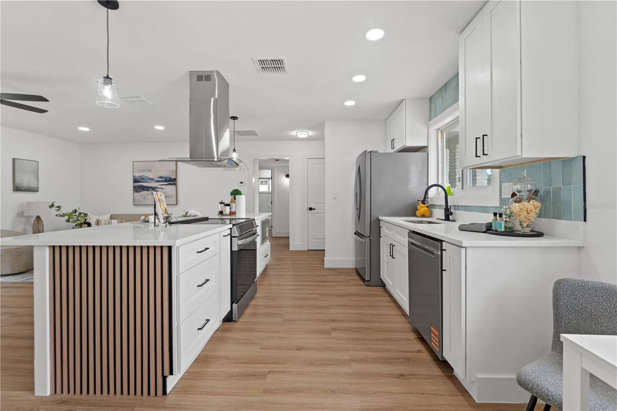 1406 SETON HALL DRIVE — photo 10 of 48