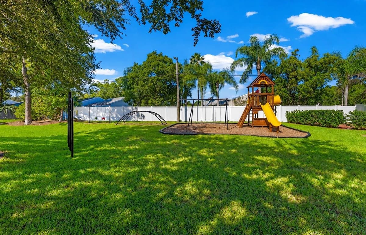 3067 POINTER DRIVE — photo 25 of 28