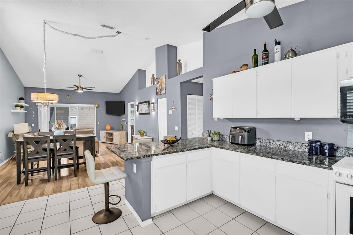 3067 POINTER DRIVE — photo 4 of 28