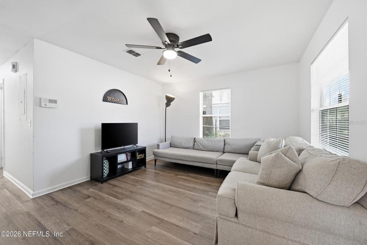 1233 VAN BUREN STREET — photo 6 of 33
