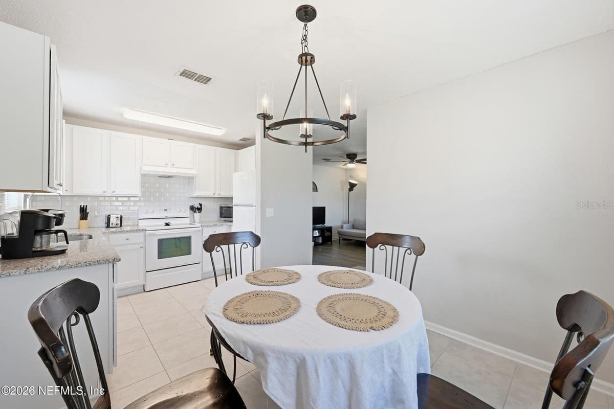 1233 VAN BUREN STREET — photo 11 of 33