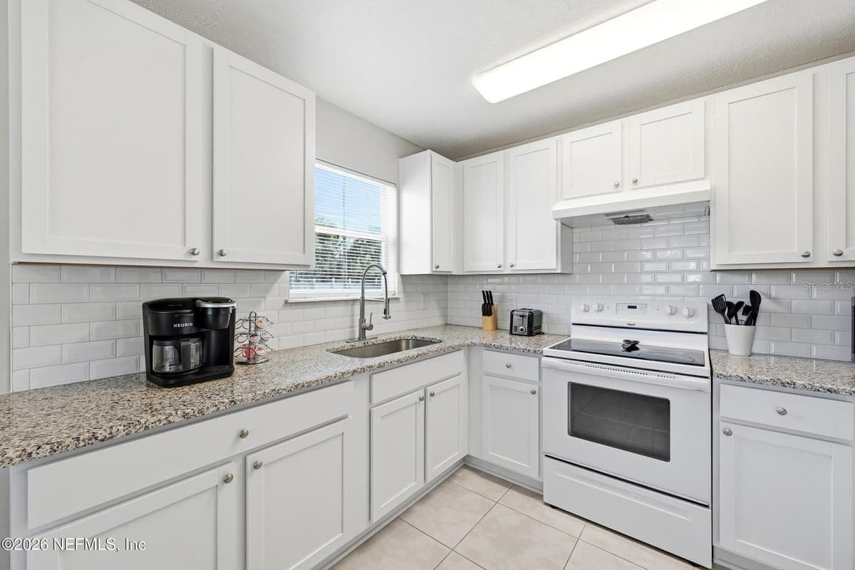 1233 VAN BUREN STREET — photo 12 of 33