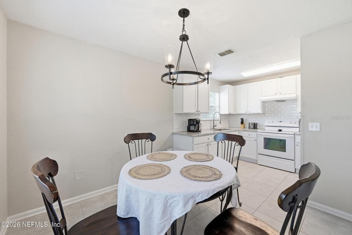 1233 VAN BUREN STREET — photo 10 of 33