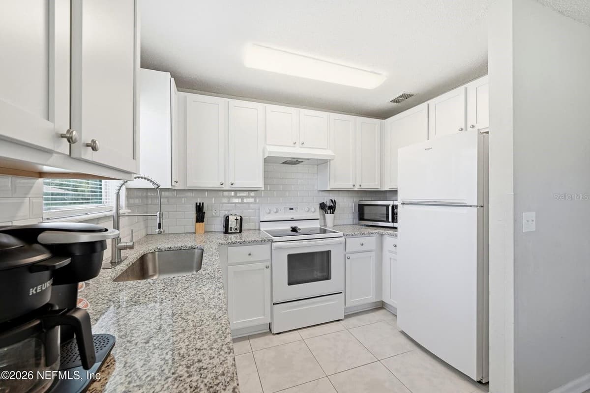 1233 VAN BUREN STREET — photo 13 of 33