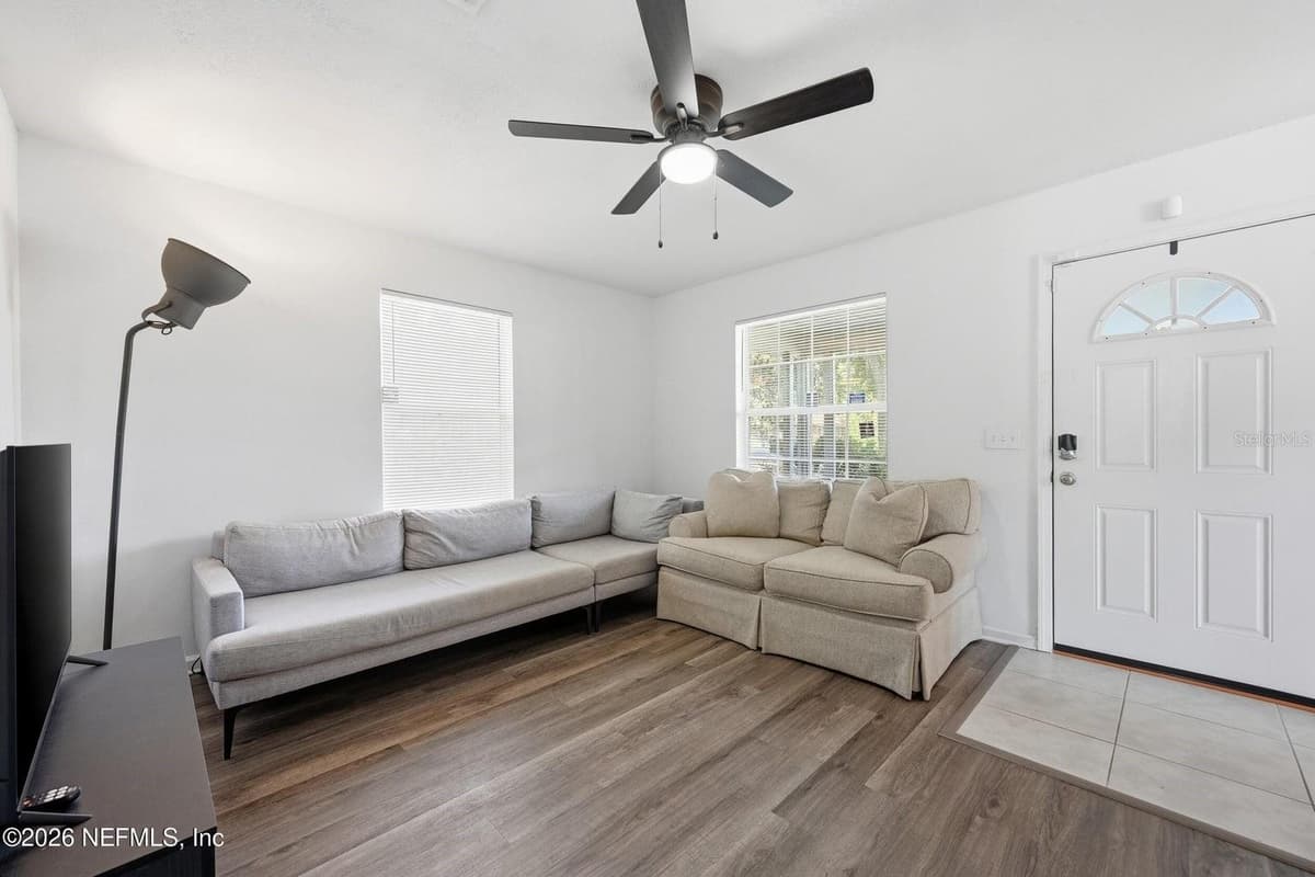 1233 VAN BUREN STREET — photo 7 of 33