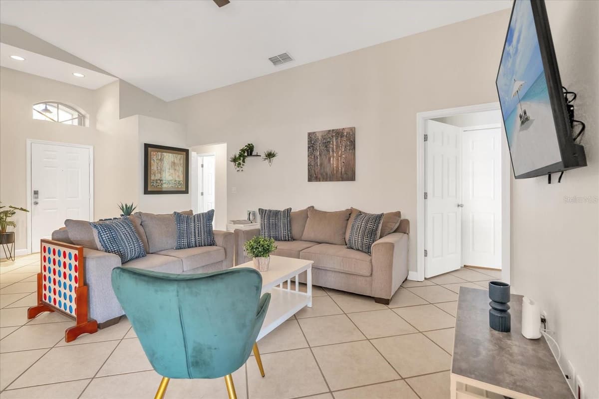 111 PINEWOOD DRIVE — photo 15 of 25