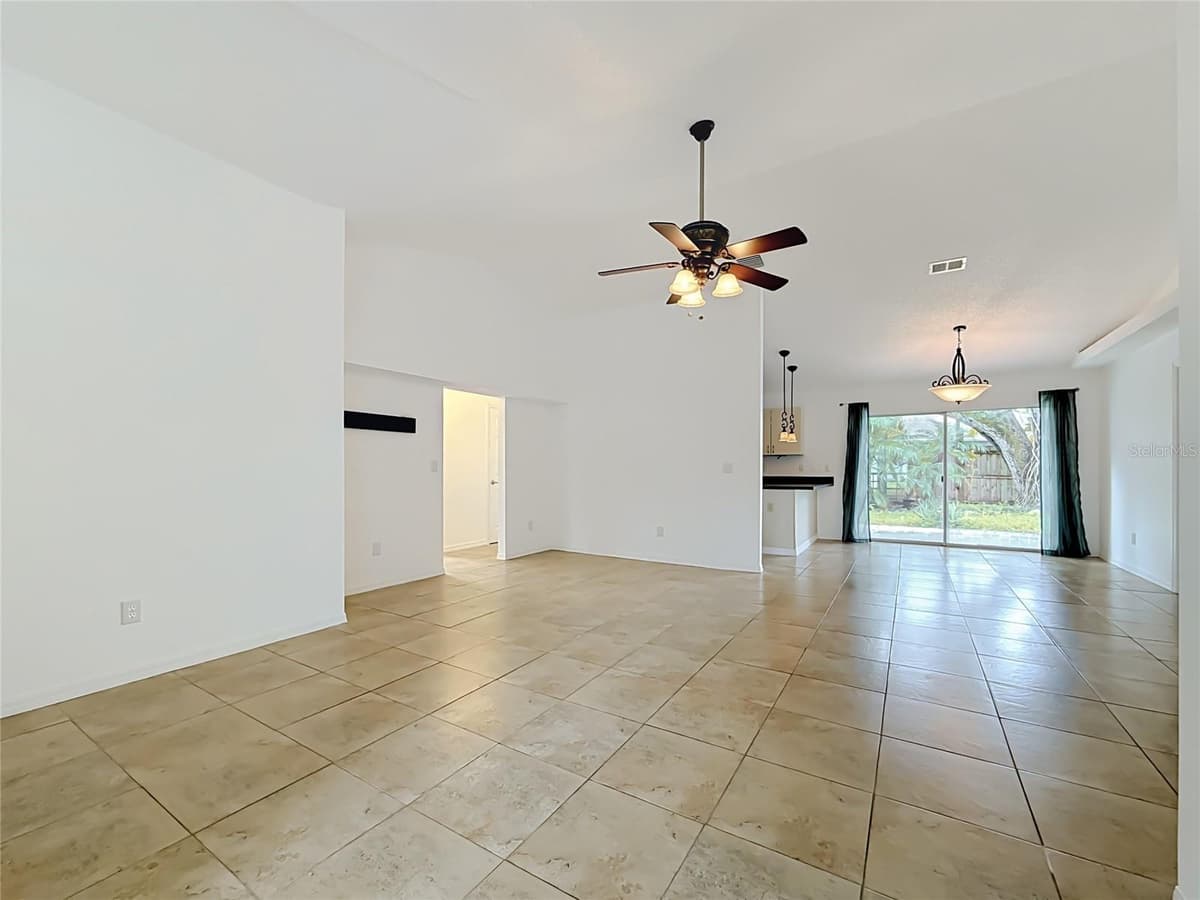6146 104TH AVENUE — photo 7 of 49