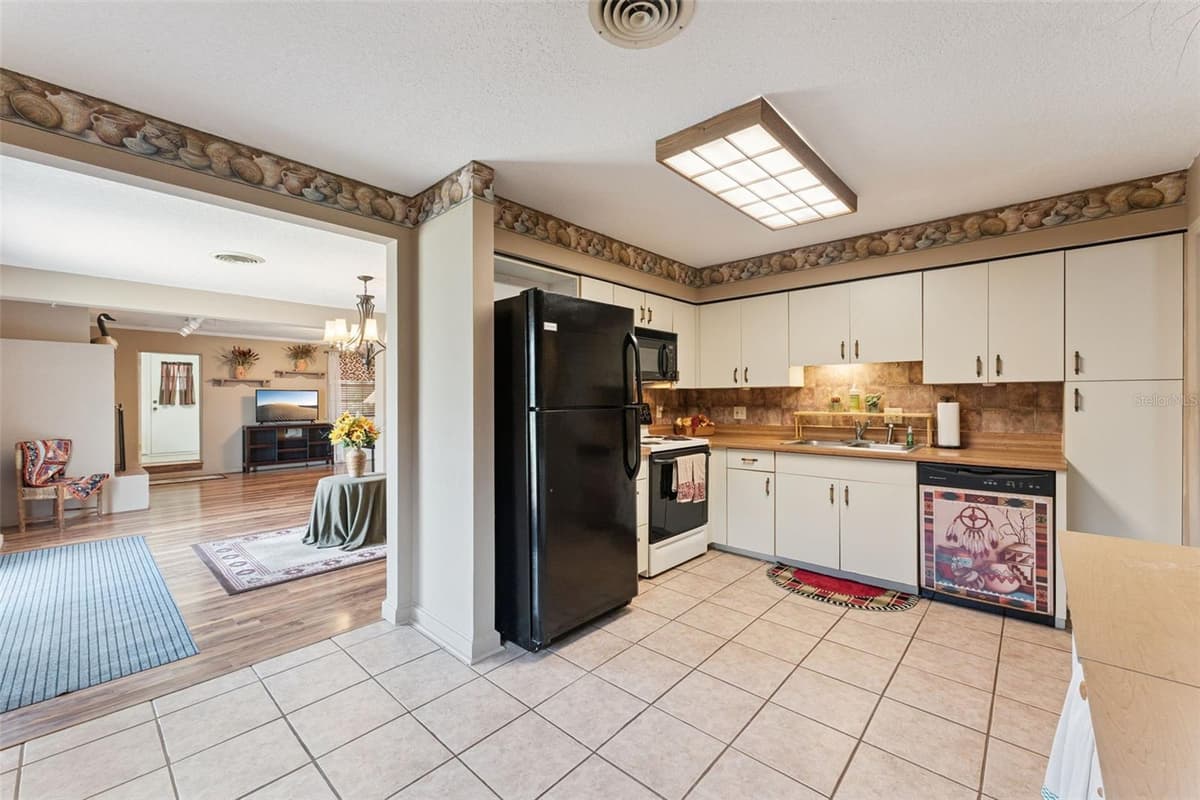 17561 COUNTY ROAD 455 — photo 12 of 44