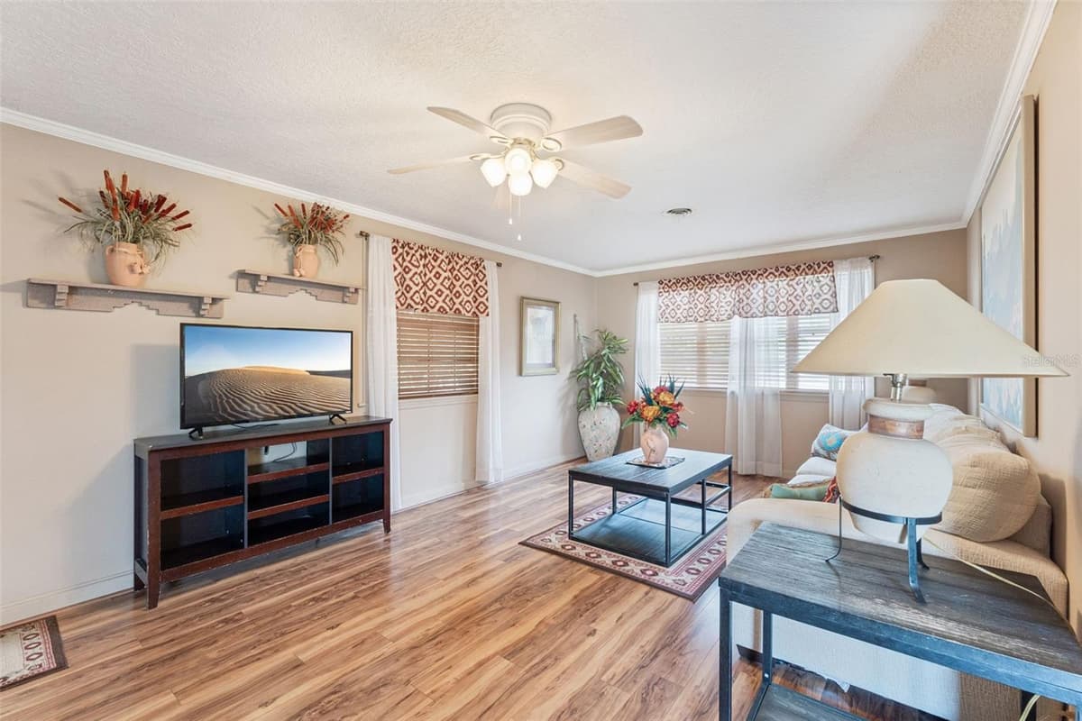 17561 COUNTY ROAD 455 — photo 4 of 44