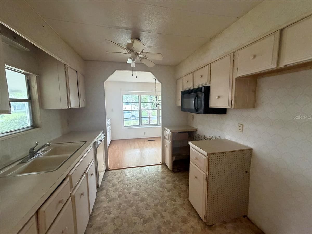 8017 FAIRLANE AVENUE — photo 7 of 30