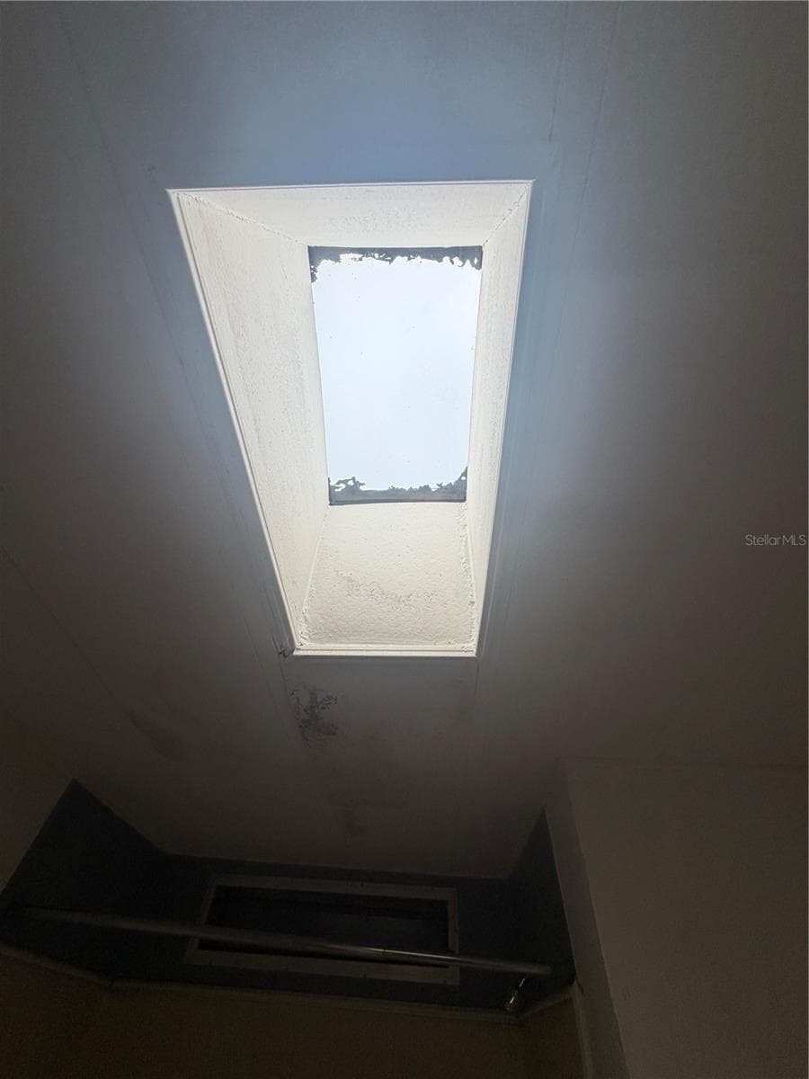 8017 FAIRLANE AVENUE — photo 17 of 30