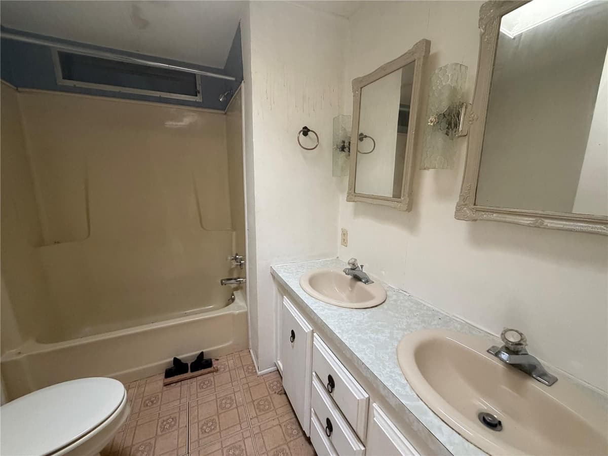 8017 FAIRLANE AVENUE — photo 16 of 30