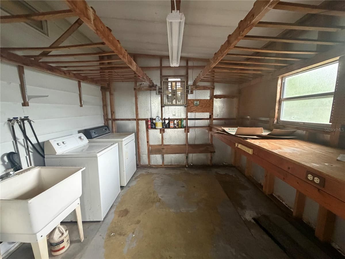 8017 FAIRLANE AVENUE — photo 3 of 30