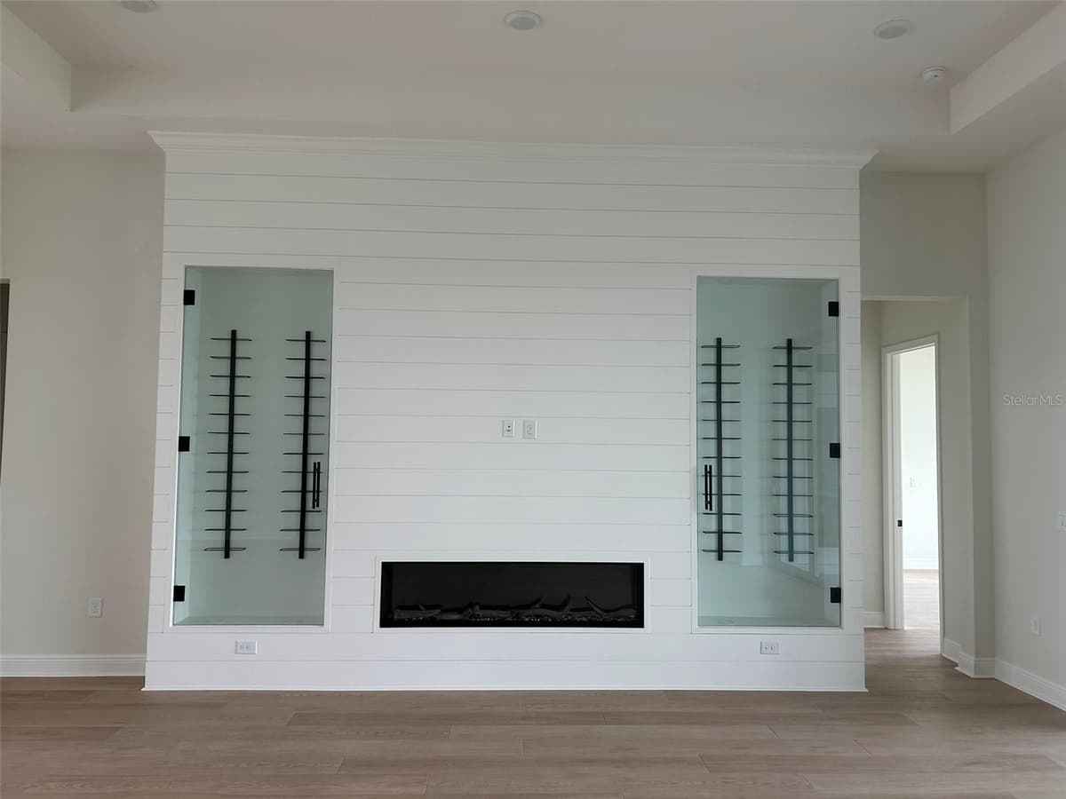 17483 MONTGOMERY COURT — photo 4 of 17