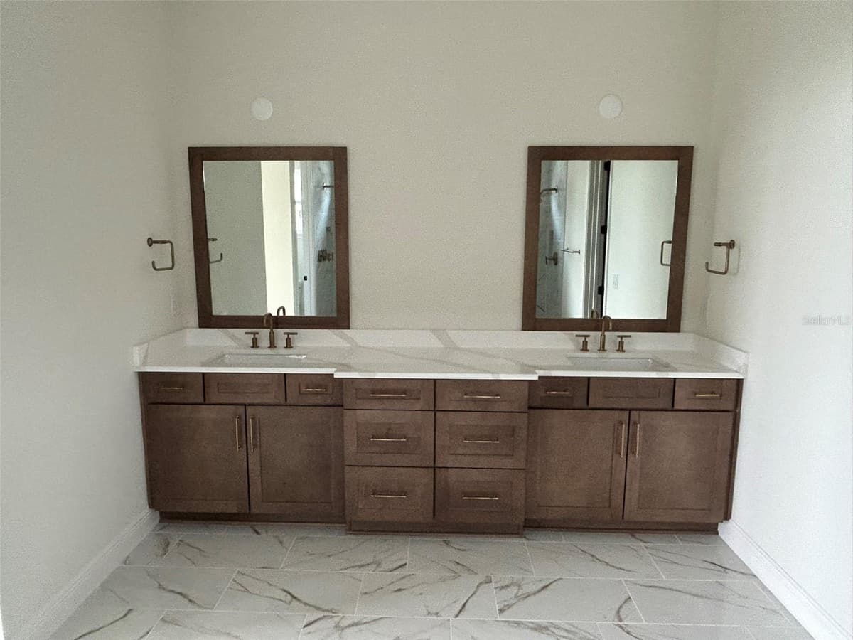 17483 MONTGOMERY COURT — photo 10 of 17