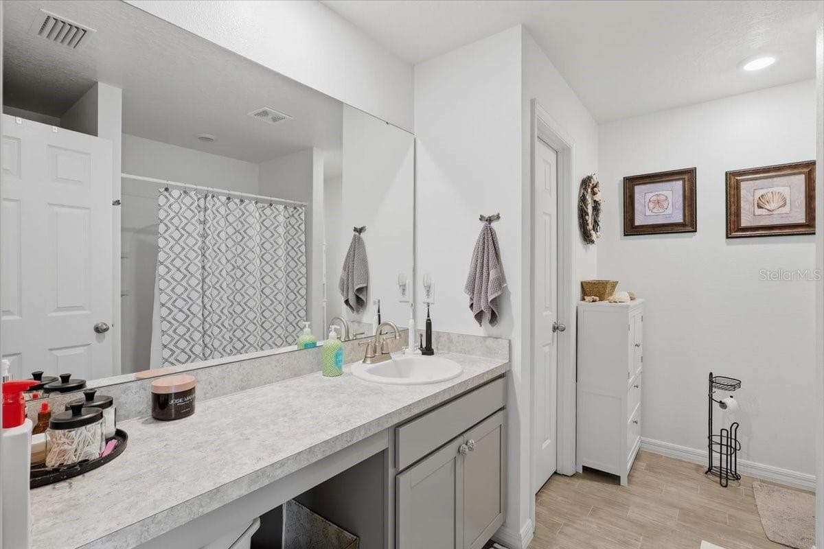 16 PICKWOOD PLACE — photo 36 of 61