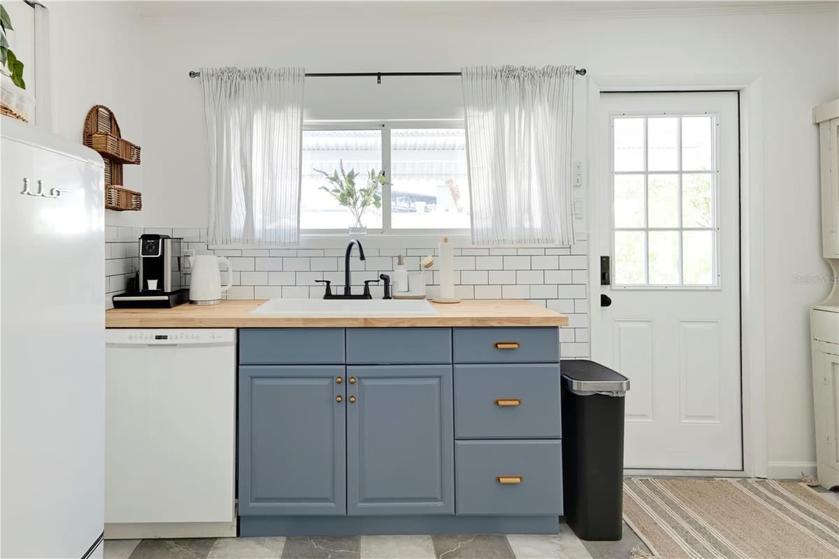 315 HOPE STREET — photo 10 of 21