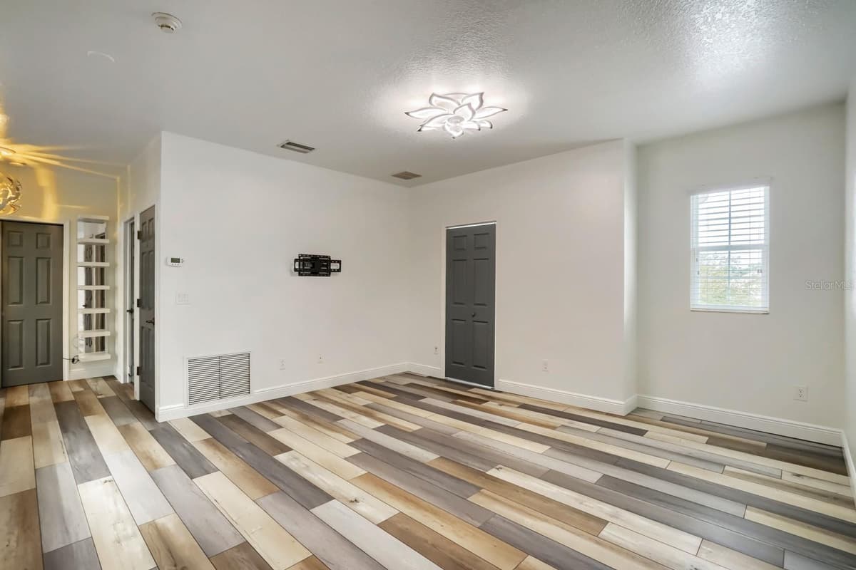 3951 PACENTE LOOP — photo 9 of 31