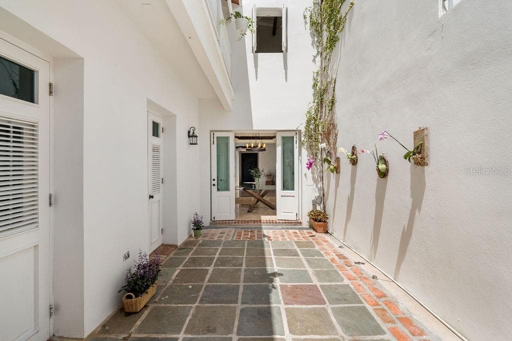 52 CALLEJON DEL HOSPITAL — photo 10 of 20