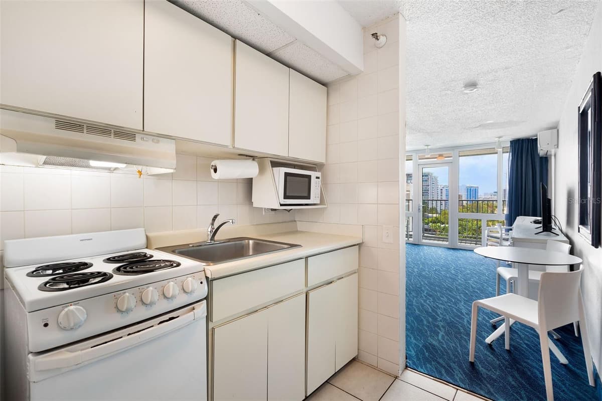 6165 ISLA VERDE AVE. — photo 5 of 16