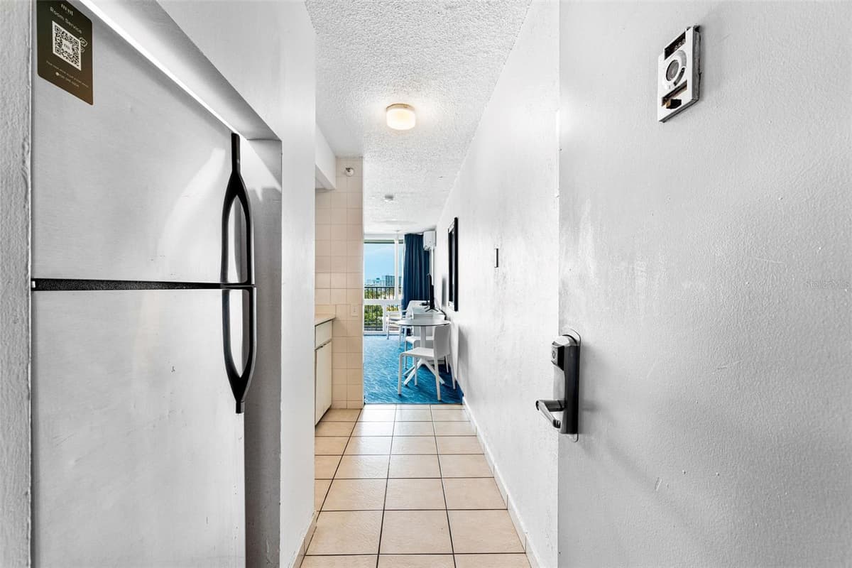 6165 ISLA VERDE AVE. — photo 4 of 16